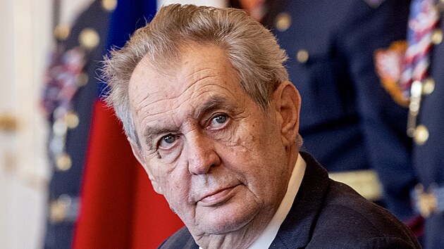 Prezident Milo Zeman jmenoval na Praskm hrad prezidentem Nejvyho kontrolnho adu znovu Miloslava Kalu. (6. dubna 2022)