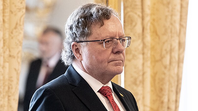 Prezident Miloš Zeman jmenoval na Pražském hradě prezidentem Nejvyššího kontrolního úřadu znovu Miloslava Kalu. (6. dubna 2022)