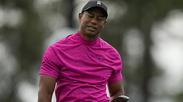 Tiger Woods bhem prvnho dne turnaje Masters v August.