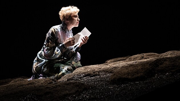 Lucie ���kov� v p�edstaven� Macbeth