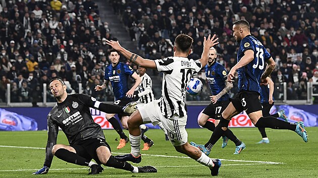 Momentka z utkn italsk ligy mezi Interem Miln a Juventusem Turn.