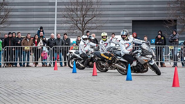 Tradin Show Arena bude pln doprovodnch aktivit - jzdy kaskadr Special Brothers Crew, ukzky moto gymkhany nebo kola minibik od Automotodromu.