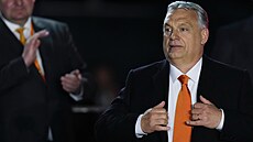 Maďarský premiér Viktor Orbán slaví vítězství v parlamentních volbách (4. dubna...