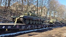 Tanky T-72M na vagónech v Jihlavě