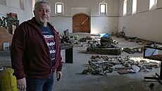 Svatopluk Vyvá�il v prostorách jízdárny �erveného Hrádku u Jirkova poté, co mu...