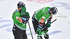 Zklamaní hokejisté Mladé Boleslavi poté, co vypadli v extraligovém semifinále.