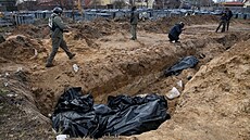 Hromadný hrob civilistů ve městě Buča (2. dubna 2022) | na serveru Lidovky.cz | aktuální zprávy