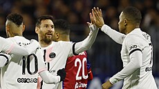 Radost fotbalist Paris St. Germain. V Clermontu vyhráli 6:1 díky hattrikm...