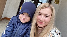 Anna Rybak se svým star�ím synem, �ty�letým Nazarem