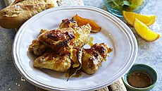 Grilovan� ku�ec� k��dla marinovan� v pomeran�ov� s��v�