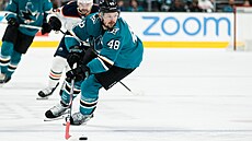 eský hokejista Tomá Hertl se v íjnu pedstaví se spoluhrái ze San Jose Sharks v Praze. Ve dvou utkáních základní ásti NHL se utkají s Nashville Predators.