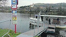 P�ívoz P3 má na pravém b�ehu nové kotvi�t�.