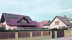 Na jih sm��ující st�echy jsou ideální pro fotovoltaiku.