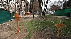 Hroby obyvatel ukrajinského Mariupolu, jednoho z nejvíce zasažených měst ruskou...