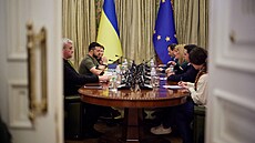 Pedsedkyn Evropského parlamentu Roberta Metsolaová navtívila Kyjev. (1....