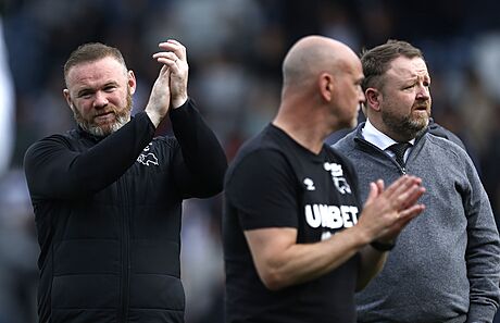 Wayne Rooney u ví, e Derby County ve druhé anglické lize neudrí.