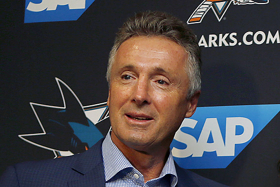 Doug Wilson odstoupil z pozice generálního manaera San Jose Sharks.