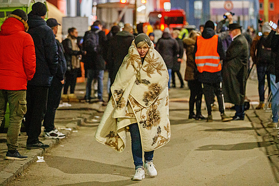 Ukrajintí uprchlíci na hraniním pechodu Vyné Nemecké. (2. bezna 2022)