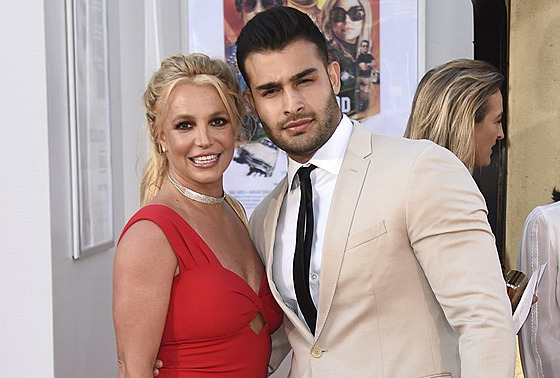 Britney Spears a její partner Sam Asghari (Los Angeles, 22. července 2019)