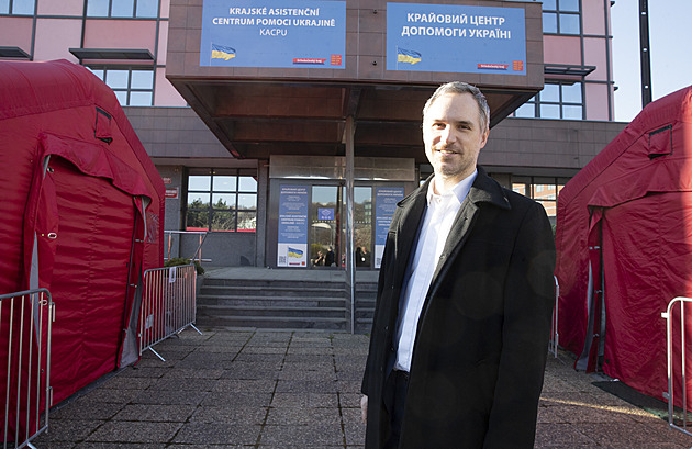 Hřib dal vládě čas do úterý. Pomozte s uprchlíky, jinak zavřu jejich centrum