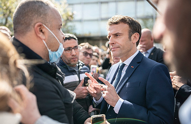 Macron musí začít s kampaní, rozhodne i debata s Le Penovou, říká expertka