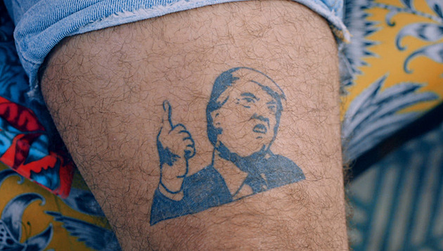 Za tetování Donalda Trumpa může opilost, nefandím mu, lkal muž