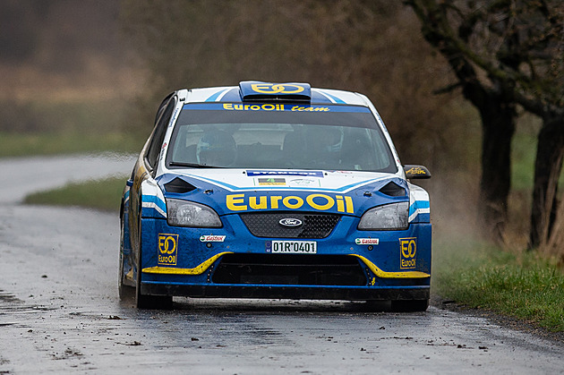 Valašskou rallye vyhrál Pech, Kopecký klesl v poslední erzetě na třetí místo