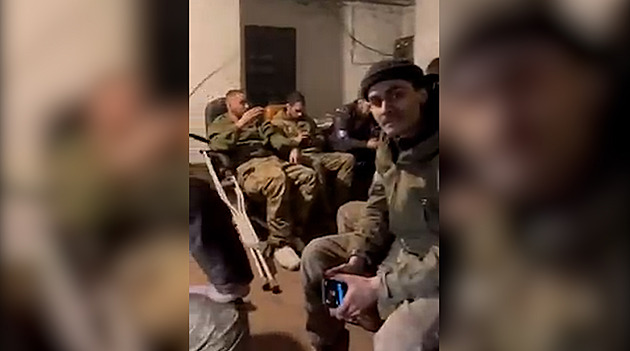 VIDEO: Držíme pozice až do konce, vzkazují ukrajinští mariňáci z Mariupolu