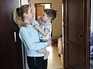 Anna Rybak s dvouletým synem Mironen v byt propjeném od ostravského obvodu...
