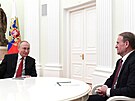 Viktor Medveduk (vpravo) s ruským prezidentem Vladimirem Putinem (10. bezna...