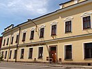 Budova Mstsk knihovny Slavoj v Tylov ulici ve Dvoe Krlov nad Labem
