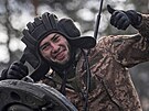 Ukrajinský voják ve mst Irpi (11. dubna 2022)
