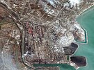 Satelitní snímek ukazuje elezárny a ocelárny  Azovstal v Mariupolu na...