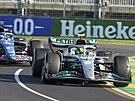 Lewis Hamilton (vpedu) bhem Velké ceny Austrálie