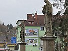 Prjezd Jablonným nad Orlicí, silnice I/11 vede po kamenném most pes Tichou...