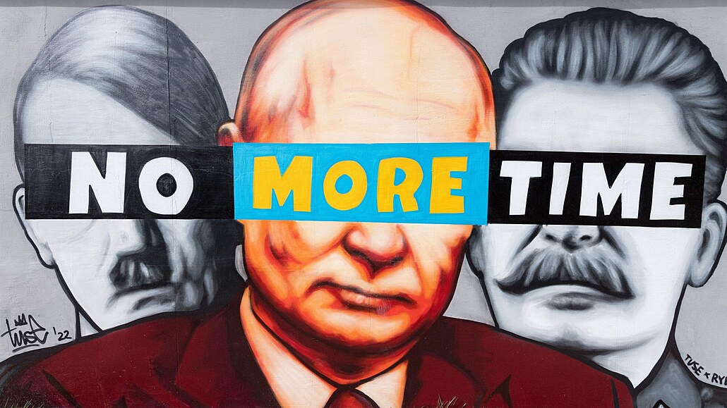 Adolf Hitler, Vladimir Putin a Josif Stalin na muralu v Gdaňsku