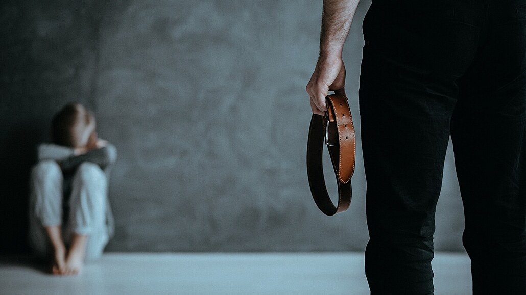 pedofil, násilník - ilustra�ní foto