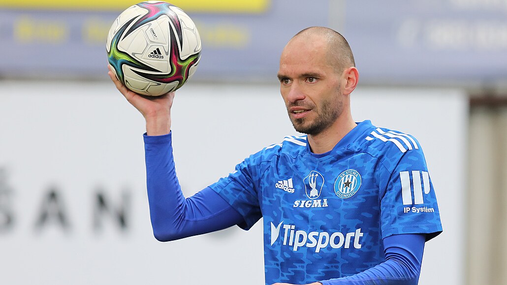 Michal Vep�ek z Olomouce v zápas s Plzní.