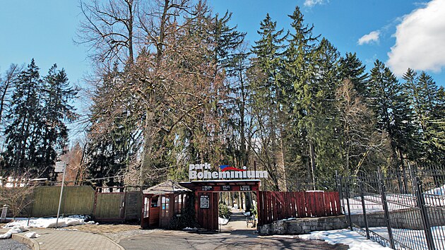 Miniaturpark Boheminium v Marinskch Lznch. Hlavn brna s pokladnou.