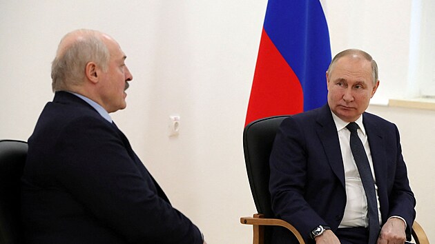 Rusk prezident Vladimir Putin spolu s bloruskm ldrem Alexandrem Lukaenkem navtvil kosmodrom Vostonyj na Dlnm vchod. (12. dubna 2022)