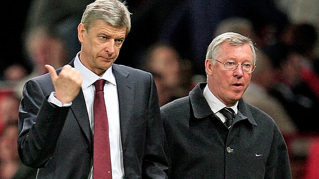 Rivalov z pelomu tiscilet. Arsne Wenger (vlevo) a Sir Alex Ferguson...