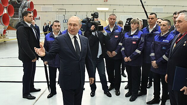 Rusk prezident Vladimir Putin na nvtv kosmodromu na Dlnm vchod (12. dubna 2022)