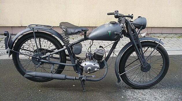 Motocykl DKW RT3 z roku 1939 v nov krse