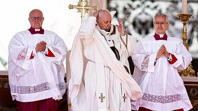 Papež ve svém velikonočním projevu kritizoval Rusko. (17. dubna 2022)