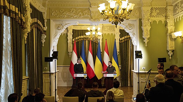 Rakousk kancl Karl Nehammer jednal v Kyjev s ukrajinskm prezidentem Volodymyrem Zelenskm. (9. dubna 2022)