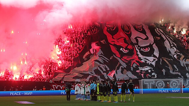 Nástup fotbalist Slavie a Feyenoordu ke tvrtfinálové odvet Konferenní ligy.