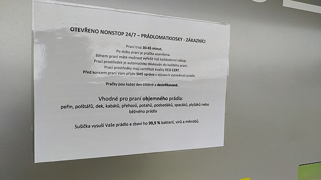 Informace o tom, jak pra�ka pracuje a pro jak� pr�dlo je vhodn�, jsou nalepen� p��mo na automatu.