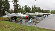 Letouny MiG-21 a Saab J 35 Draken ve více verzích a v barvách finského letectva...