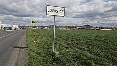 Pozemky u Lovosic, na kterých chce developer Jaroslav Teák postavit nákupní...