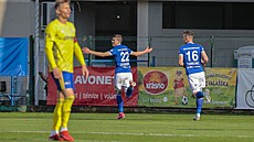 David Doudra z Mladé Boleslavi (íslo 22) slaví gól, který vstelil ve 21....